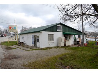 Property photo 4 - REAL ESTATE & PERSONAL PROPERTY AUCTION, 6 Lake Wawasee Properties